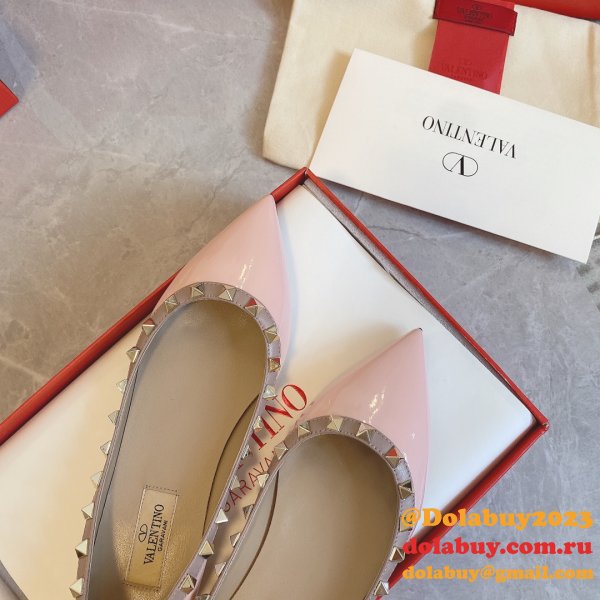 We sale a kind of brands replica shoes as Valentino replica shoes