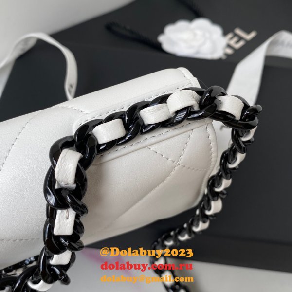 Best Quality Replica New WOC AP0957 19 Wallet Chain Glossy Calfskin Bag