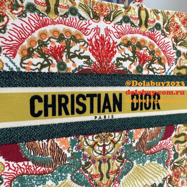 Wholesale Christian Dior Book Tote Size Reference Guide 2021